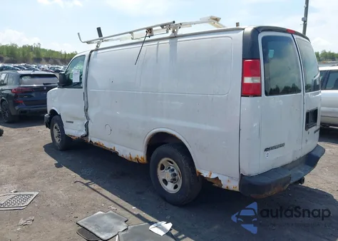 2005 Chevrolet Express from USA, damaged, VIN 1GCGG25VX51137331